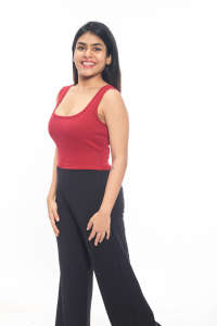 Camiseta corta acanalada granate a la moda para mujer elegante sin mangas cuello cuadrado Spandex camisa de punto perfecta para looks de moda de verano - Product Image 4