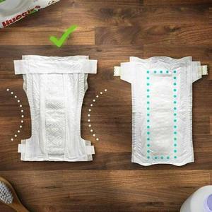 Huggies Little Snugglers Couches pour bébé, taille nouveau-né, 128 Ct - Product Image 5