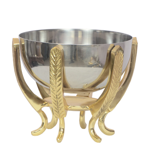 Bol rond décoratif en laiton martelé avec design cannelé et base de piédestal pour décor et service - Product Image 5