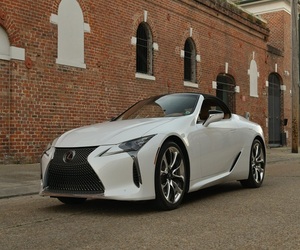 Lexus LC 500 Cabriolet 2021 d'occasion en excellent état, prêt à être expédié - Product Image 1