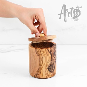 Elegante bodega de sal de madera de olivo hecha a mano con tapa y cuchara Exquisita caja de almacenamiento de hierbas y especias de madera - Product Image 2