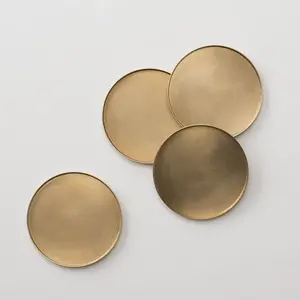 Sous-verre rond martelé en métal de haute qualité à des prix abordables avec une qualité durable dans un fantastique sous-verre en métal fini - Product Image 2