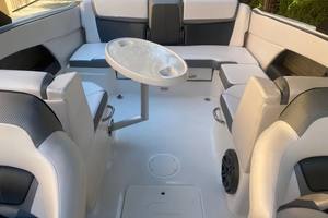 Ventes authentiques de bateaux à réaction Scara 255 LX Wake de 25 pieds pour 2025, disponibles à la vente et prêts à l'emploi - Product Image 3