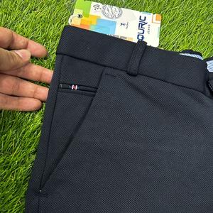 Pantalon formel exclusif de style moderne pour hommes, design contemporain pour un look élégant - Product Image 2