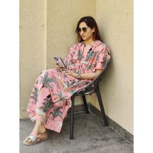 Vestido Casual Largo de Ganchillo Estilo Kaftán Rosa Melocotón Talla Única con Cintura Imperio, Tallas Grandes XS-6XL, 52 Pulgadas, Colección Jungle Joy - Product Image 2