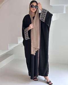 Abaya en satin de soie noir faite à la main belle broderie blanche robe de soirée inspirée de style dubaï pour adultes musulman traditionnel - Product Image 6