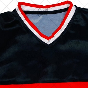 เสื้อยืดผู้ชายน้ำหนักเบาปักโลโก้ - Product Image 2