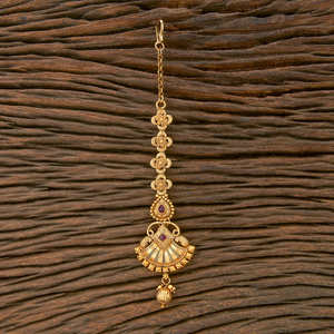 Maang Tikka classique antique à taille rayonnante avec forme de diamant plaqué or mat - Product Image 3