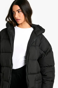 Manteau matelassé noir OEM surdimensionné dernier modèle personnalisé pour femmes doudoune à capuche matelassée et matelassée veste d'hiver en duvet bulle pour femmes - Product Image 6