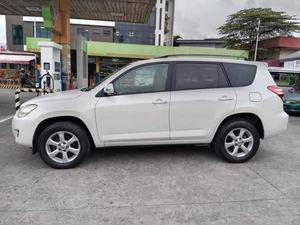Toyota RAV4 2.0L Diésel 2011, SUV Usado de 5 Puertas, Transmisión Automática, Color Oscuro, Envío Gratuito a Todo el Mundo para Compradores Nuevos - Product Image 5