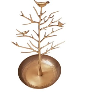 Support de bijoux en or de style végétal pour boucles d'oreilles colliers bagues élégant organisateur inspiré de la nature pour vanité et décor - Product Image 6