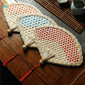 Éventails en paille de blé exquis faits à la main pour les festivals, les fêtes du Nouvel An chinois et la décoration intérieure : éventail artisanal écologique - Product Image 1