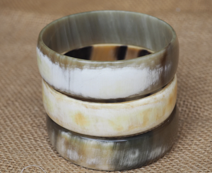 Brazalete de cuerno de búfalo natural de alta calidad Brazalete Animal de moda y estilo náutico De La India - Product Image 3