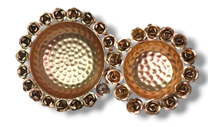 Ensemble de 2 bols Urli en fer martelé doré modernes fabriqués à la main avec des accents décoratifs de fleurs de rose plaqués et polis Cadeau - Product Image 6