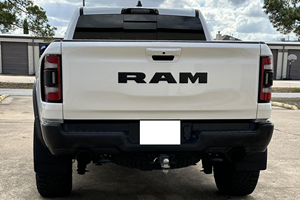 RAM 1500 LARAMIE 4X4 2019 d'occasion, conduite à gauche/droite - Product Image 2