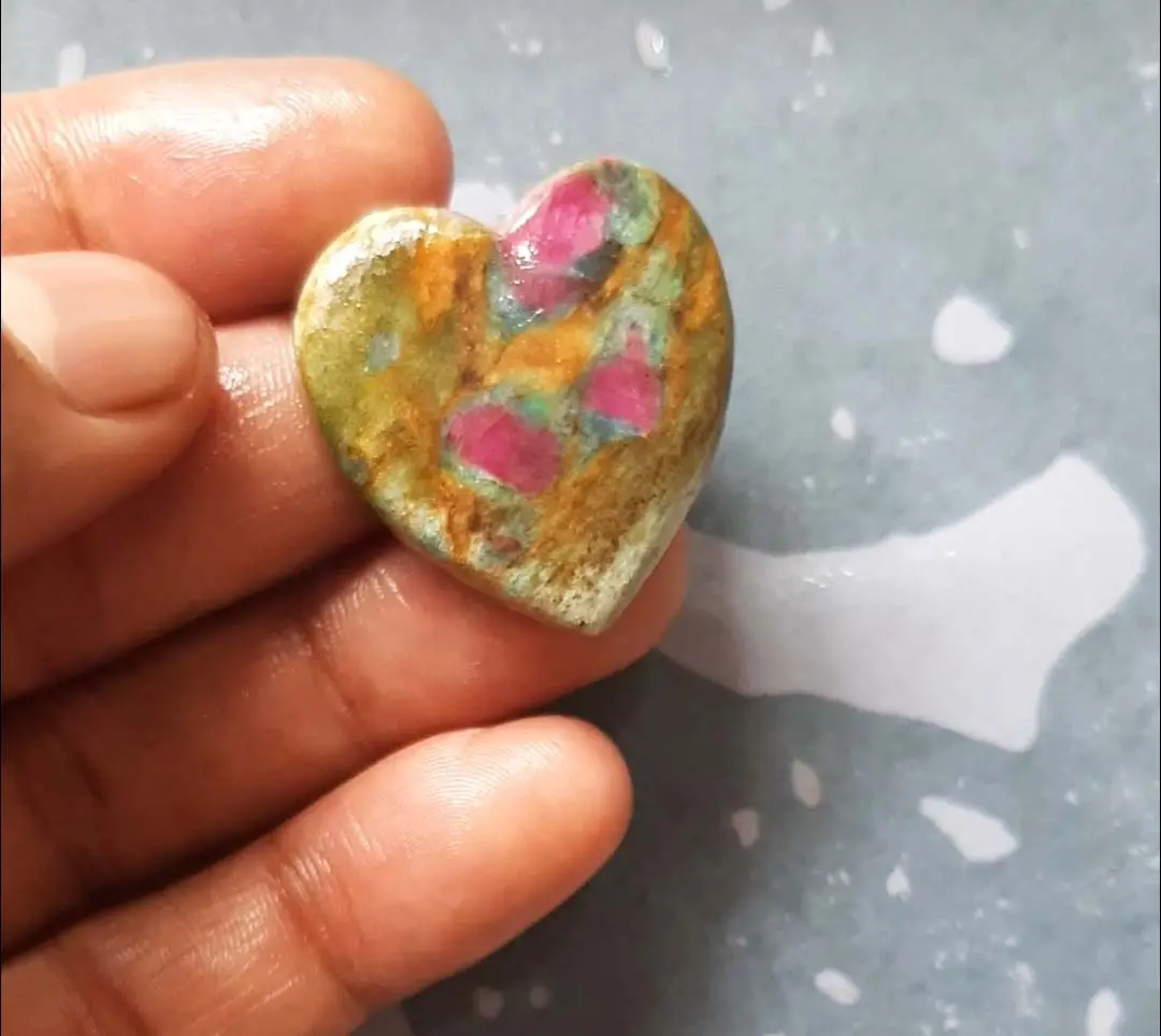 Batu permata Cabochon hati pemerah delima alami untuk membuat perhiasan liontin longgar cincin anting-anting anting Valentine untuk wanita