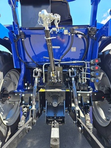 Nuevo Tractor Compacto LOVOL TE254 de 25HP 4WD con ROPS, Cargador Frontal, Toldo y Motor Diésel para Uso Agrícola - Product Image 4