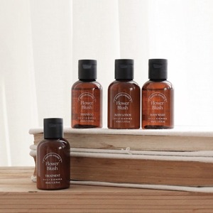 Set de Cuidado Corporal Daily Comma de 40 ml, Set de 4 Piezas de Perfume - Product Image 1