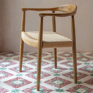 Chaise de salle à manger Mounty avec structure en teck massif et assise en rotin tressé avec finition couleur naturelle pour l'intérieur et l'extérieur. - Product Image 2
