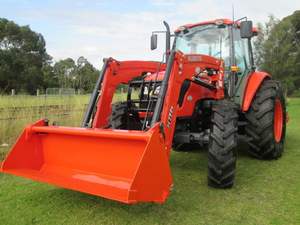 รถแทรกเตอร์ขับเคลื่อน4WD 210hp M5-111คูโบต้าอุปกรณ์การทำฟาร์มอัตโนมัติพร้อมส่วนประกอบปั๊มเกียร์รวมถึงกระปุกเกียร์หลัก - Product Image 5