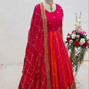 Vestido De Boda De Diseñador Con Pent Dupatta Con Secuencia De Trabajo - Product Image 1