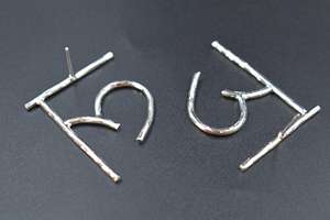 Pendientes de Diseño de Marca de Joyería de Lujo, Novedad 2025, con Letras en Hindi, Chapados en Oro para Mujer - Product Image 5