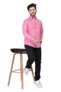 Chemise rose en polyester pour hommes Chemise formelle pour hommes de haute qualité disponible à l'exportation au prix de gros - Product Image 4