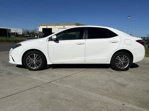 Toyota Corolla LE Plus 2015 d'occasion en excellent état - Product Image 3