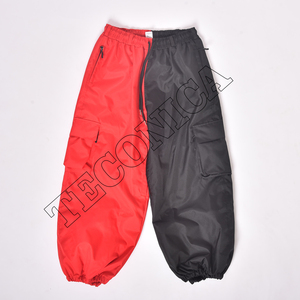 Pantalones de esquí impermeables rojos y negros de dos colores para exteriores Pantalones de snowboard con bucles para cinturón Bolsillos con cremallera y cintura con cordón - Product Image 1