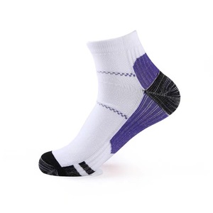 Chaussettes de sport confortables en tricot avec détail de revers, chaussettes de course athlétiques pour hommes et femmes, douces et respirantes - Product Image 2