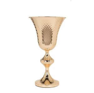 Vase à fleurs décoratif en métal en laiton AK fini or avec vase martelé au design standard pour décor de restaurant/accent de décor d'hôtel - Product Image 2