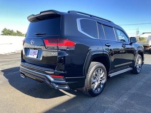 2020 for RHD Family SUV with Dark Leather Interior AWD Left Steering R16 Tires Automatic - Product Image 5