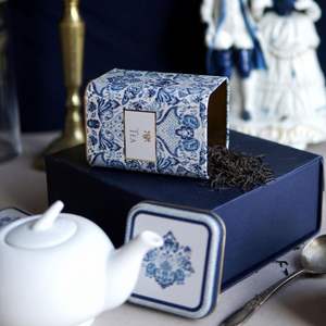 Caja de lata de metal cuadrada con tapa deslizante de 1L 90x90x125mm Patrón decorativo azul blanco inspirado en azulejo Reciclable Grado alimenticio para bebidas - Product Image 2