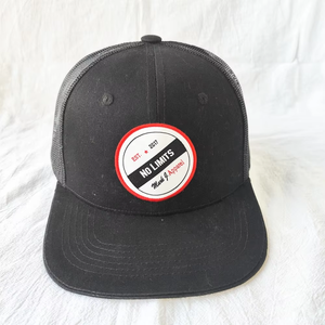 Casquette Trucker Classique à 6 Panneaux et Visière Plate, en Denim Personnalisé avec Patch Tissé, Dos en Maille, Fermeture Snapback, Noir Uni pour le Sport - Vente en Gros - Product Image 1
