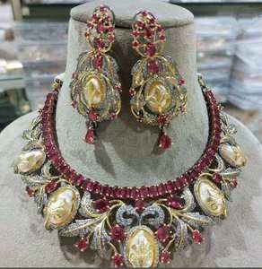 Ensemble ras du cou victorien collier reine inspiré fusion collier ensemble de bijoux avec boucles d'oreilles bijoux de mariée indiens ensemble de colliers Kundan - Product Image 1