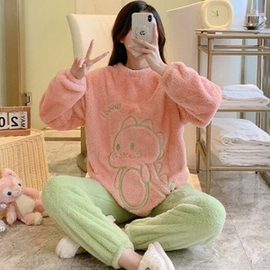 Conjunto de Pijama Térmico de Franela para Mujer - Ropa de Dormir Gruesa de 2 Piezas para Invierno |   Ropa de Dormir Cálida de Manga Larga, Ropa Cómoda para Estar en Casa - Product Image 1
