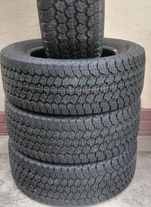 Pneus usagés abordables disponibles en vrac Prix de gros pour l'industrie automobile d'exportation et les entreprises de rechapage - Product Image 4