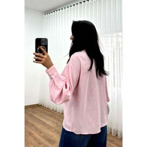 Blusa Elegante Rosa para Mujer LUSTRIN, con Cuello de Lazo, Mezcla de Viscosa y Nailon, Versátil para Uso Casual y de Oficina - Product Image 4