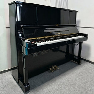 Piano vertical Yamaha UX3 usado, silencioso, acústico, fabricado en Japón, color negro, estructura estable, excelente calidad de sonido, de segunda mano. - Product Image 1
