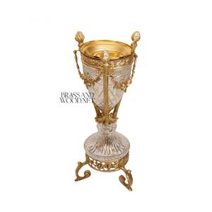 Jarrón Decorativo de Cristal de Lujo con Base Ornamentada de Latón Dorado, Centro de Mesa Premium para Decoración Clásica del Hogar - Product Image 6