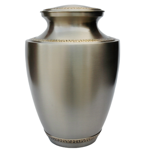 Urna funeraria de metal de calidad superior de roble plateado de diseño grabado para cenizas de recuerdo humano hechas a mano urna de buena calidad - Product Image 5