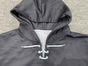 Sweat à capuche de hockey sur glace de qualité supérieure, personnalisable avec logo et numéro, impression par sublimation, accepte les commandes OEM. - Product Image 6