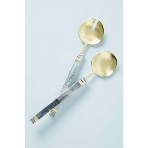 Cuillère de service martelée en or avec manche de serpillière cuillère de service de Buffet en acier inoxydable ensemble pour salade de soupe - Product Image 1