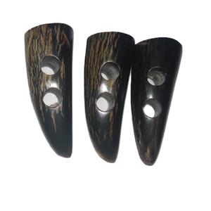 Bouton à bascule en corne de buffle à coudre avec des tons marron chauds naturels Fermeture à bascule en corne de boeuf avec manteaux de luxe polis lisses - Product Image 1