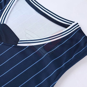Uniforme de Baloncesto 100% Poliéster, Venta al Por Mayor, Personalizado con Impresión por Transferencia de Calor, Alta Calidad, Secado Rápido, Transpirable, Sin Mangas - Product Image 4