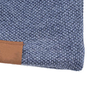 Vente en gros Bonnets à la mode d'hiver avec logo personnalisé Chapeaux unis colorés pour adultes - Product Image 3