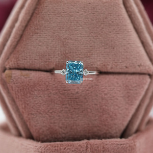 Anillo de compromiso de piedra de racimo de diamante cultivado en laboratorio de corte radiante azul de 2ct, lujoso anillo de compromiso de plata esterlina para mujer - Product Image 6