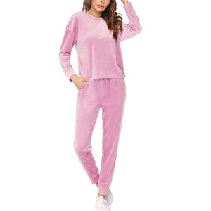 Conjunto de ropa deportiva para mujer, chándal de terciopelo con cuello redondo y pantalones de sudadera jugosos de lana cálida para uso en el gimnasio, invierno y otoño 2024 - Product Image 1