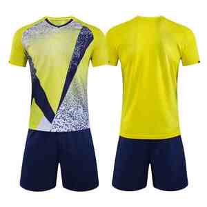 Uniforme de football pour hommes de couleur unie de fabricant professionnel à vendre/uniforme de football pour hommes sur mesure - Product Image 1