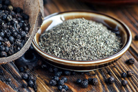 Meilleure Qualité Poivre Noir en Granulés (1mm-2mm) Certifié FSSAI/USDA/GMP (Piper Nigrum) pour Thé et Assaisonnements, Sac en Vrac de 2 kg